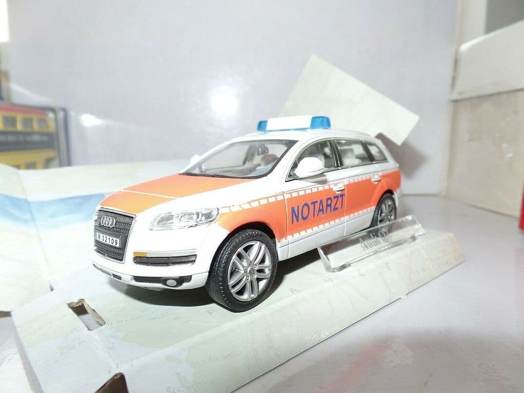 Cararama 4-22144 1/43 Scale Audi Q7 Notarzt Police 